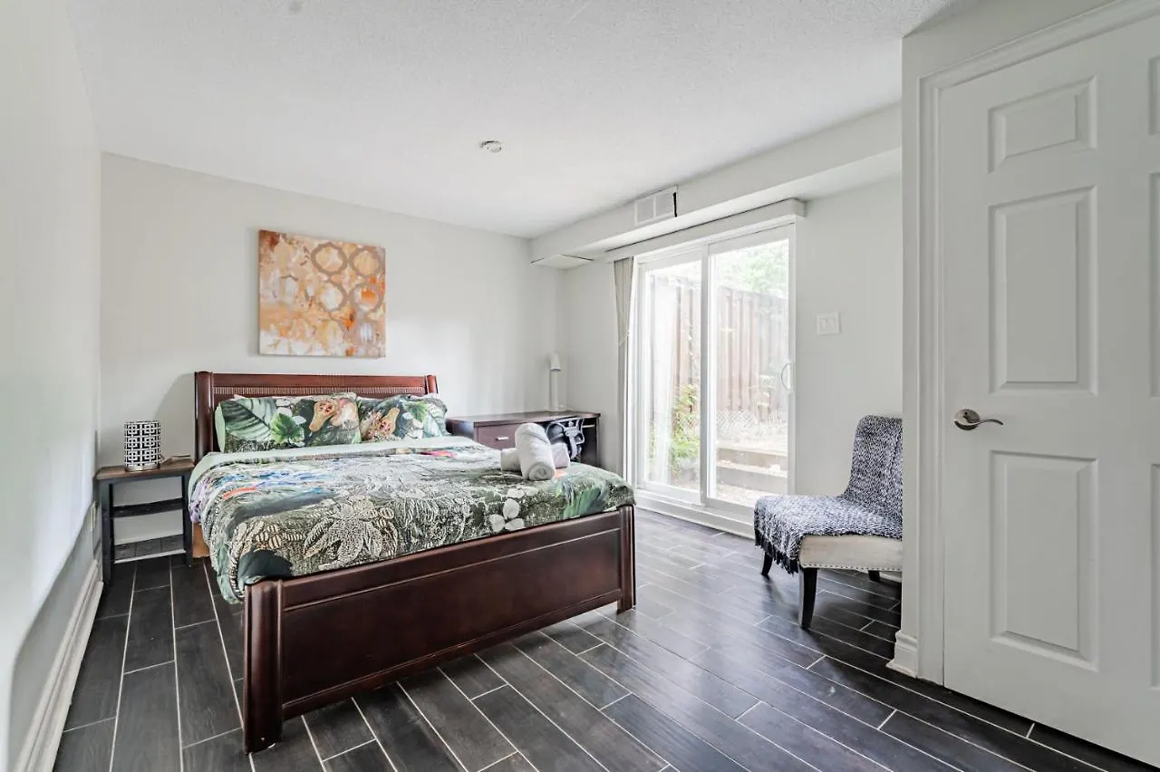 アパート Lovely Property In Downtown Core トロント