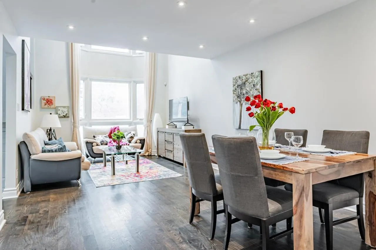 アパート Lovely Property In Downtown Core トロント カナダ