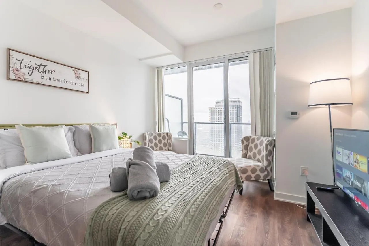 Lovely Property In Downtown Core トロント